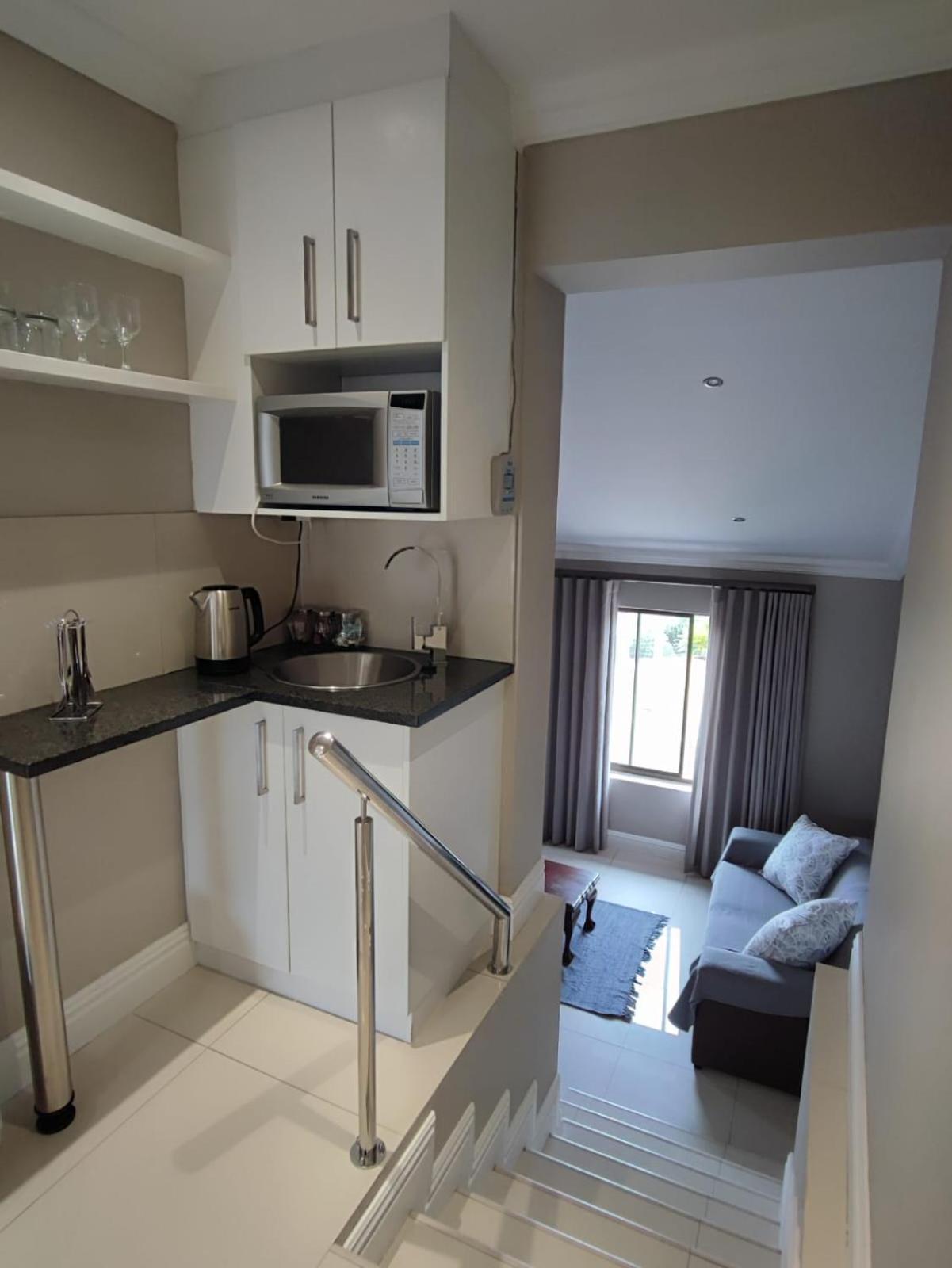 Hilltop Guesthouse Bellville Dış mekan fotoğraf